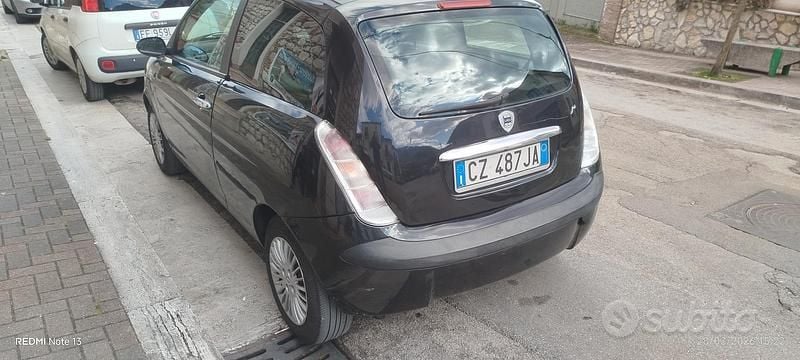 Usata Lancia Ypsilon 70 CV (51 kW) 2005 Nero Utilitaria