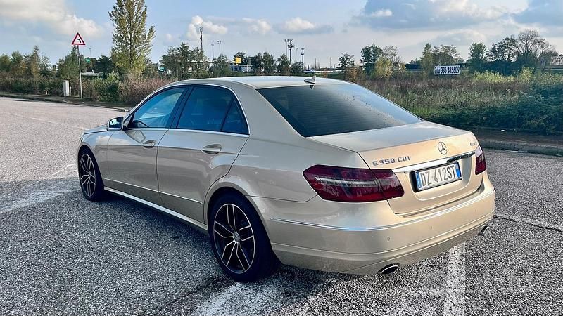 Usata Mercedes E350 Elegance 231 CV (169 kW) 2010 Giallo Berlina