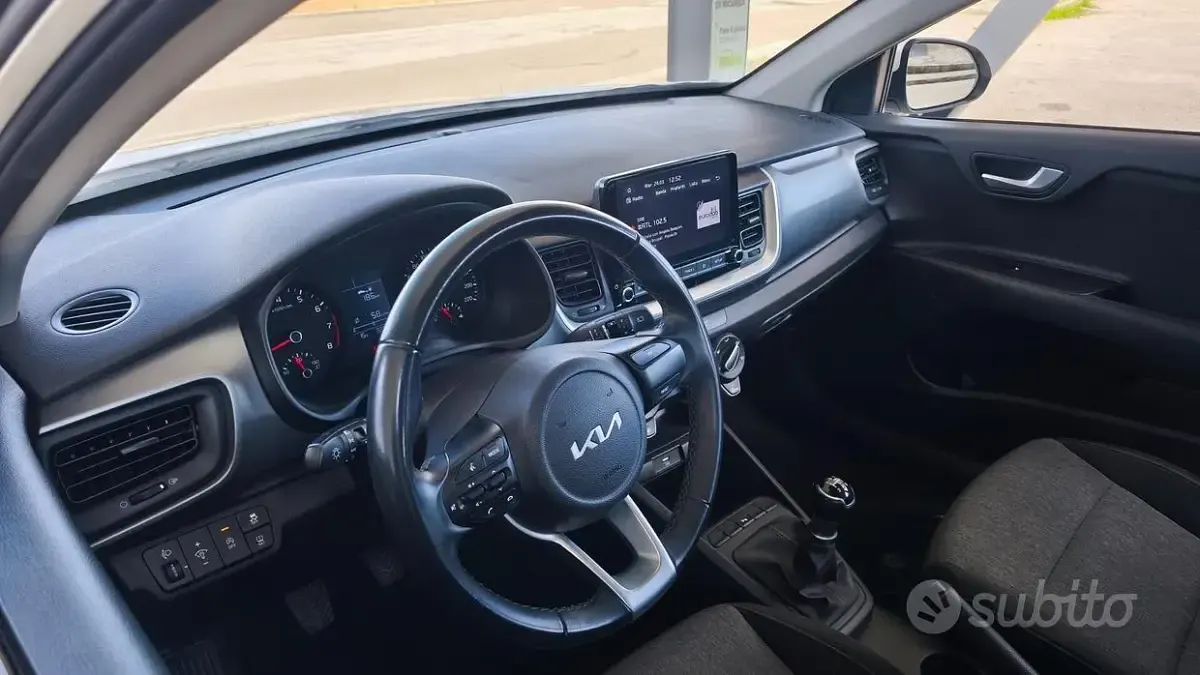 Usata Kia Stonic Style 84 CV (61 kW) 2023 Nero SUV
