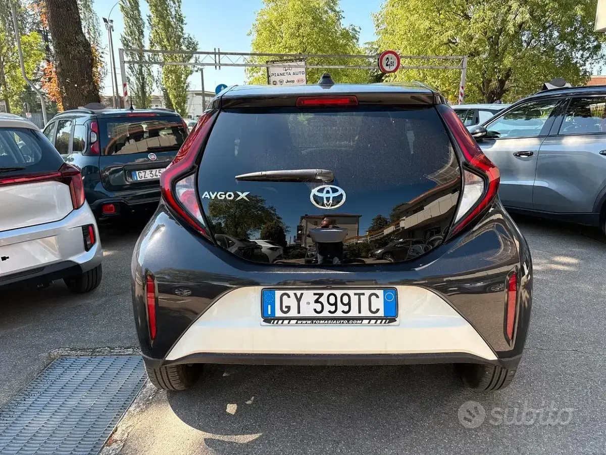 Usata Toyota Aygo X Trend 72 CV (52 kW) 2025 Bianco SUV