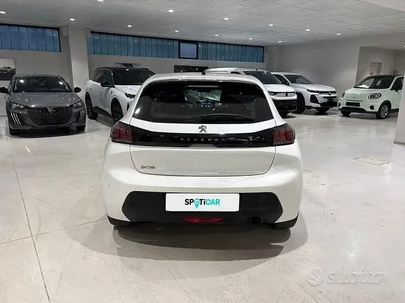 Usata Peugeot 208 Active 75 CV (55 kW) 2023 Bianco Utilitaria