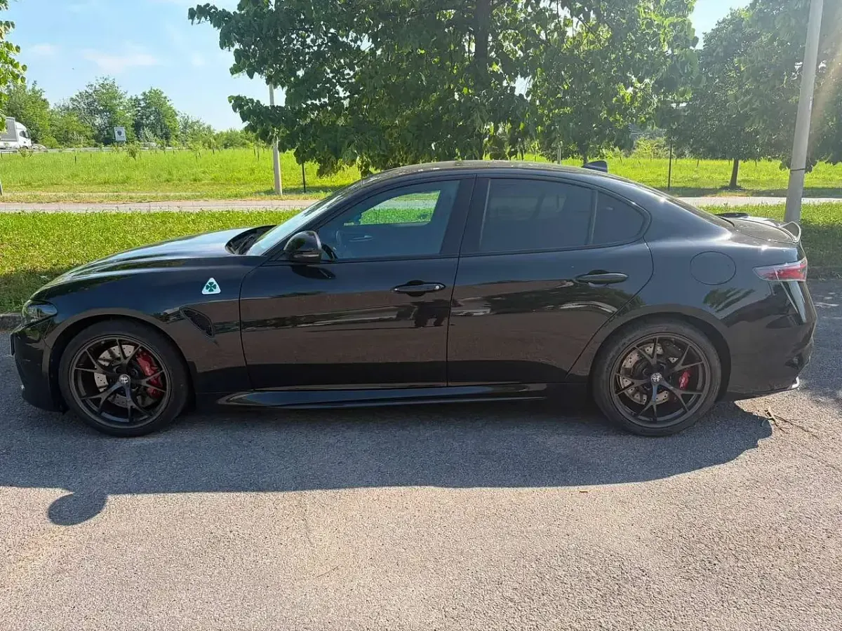 Usata Alfa Romeo Giulia Quadrifoglio 519 CV (381 kW) 2024 Nero Berlina