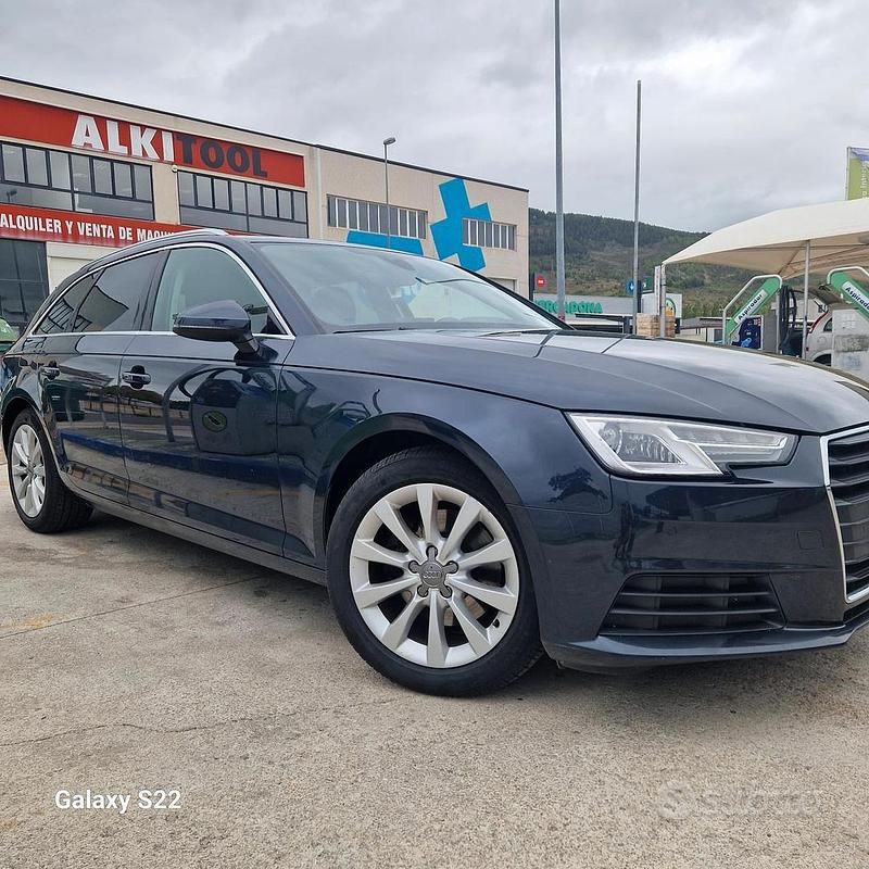 Usata Audi A4 Ambiente 150 CV (110 kW) 2017 Nero Station wagon