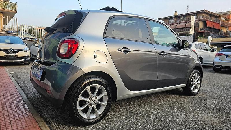 Usata Smart ForFour Passion 89 CV (65 kW) 2017 Grigio Utilitaria