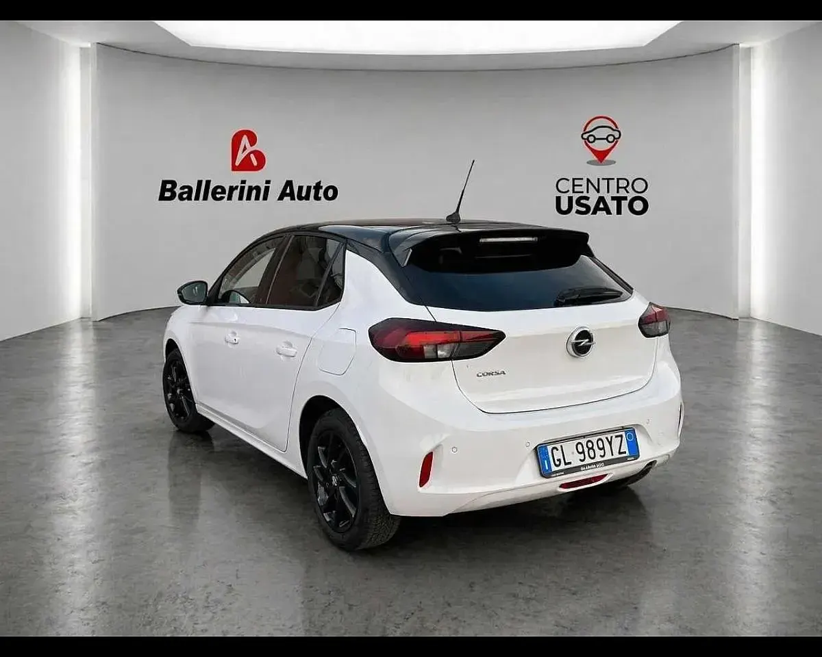 Usata Opel Corsa Design & Tech 75 CV (55 kW) 2023 Bianco Utilitaria