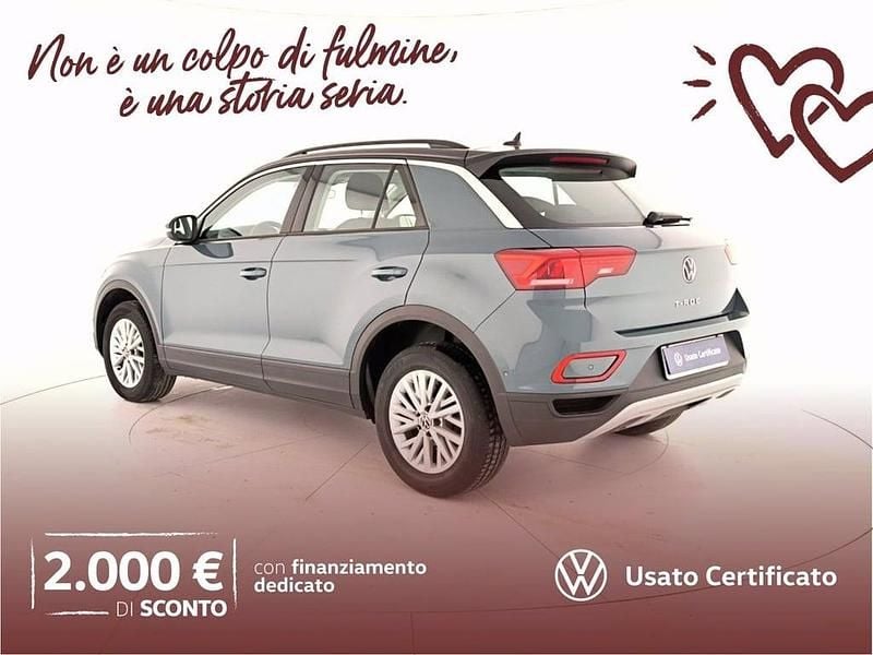 Usata VW T-Roc Life 116 CV (85 kW) 2025 Petroleum blue metallizzato nero SUV