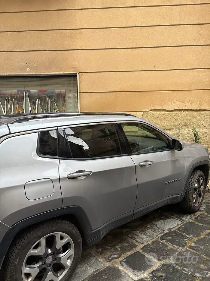 Usata Jeep Compass Limited 140 CV (102 kW) 2017 Grigio SUV