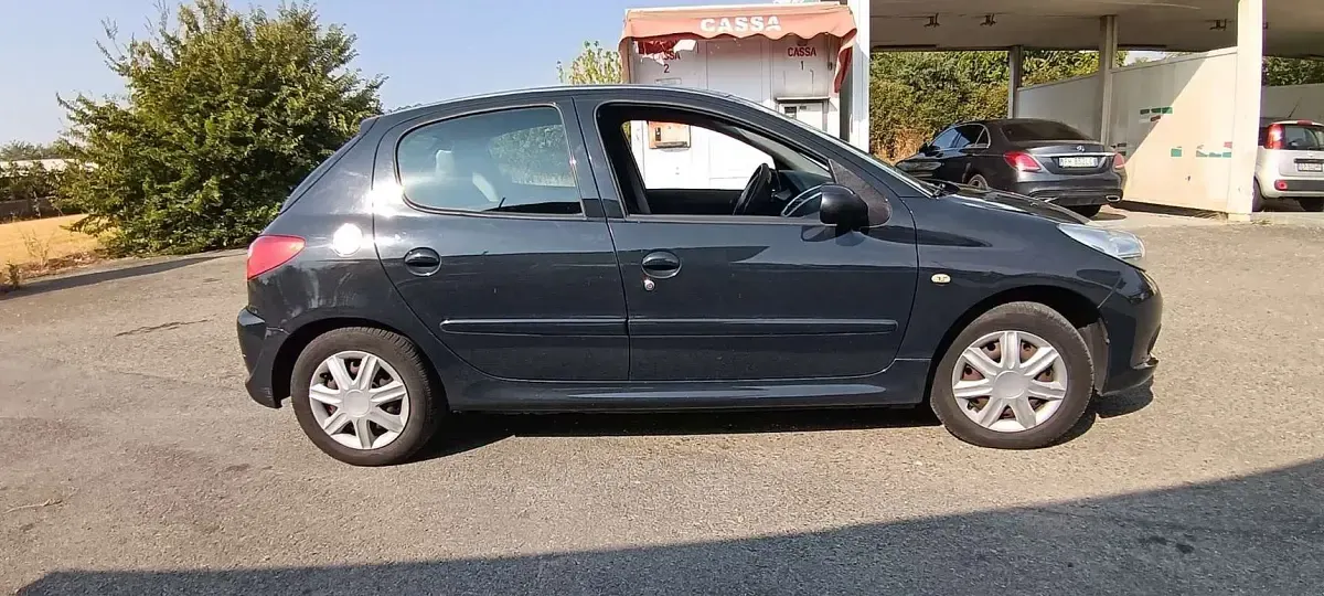 Usata Peugeot 206 60 CV (44 kW) 2010 Berlina