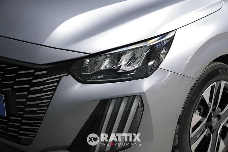 Usata Peugeot 208 Allure 101 CV (74 kW) 2025 Grigio Utilitaria