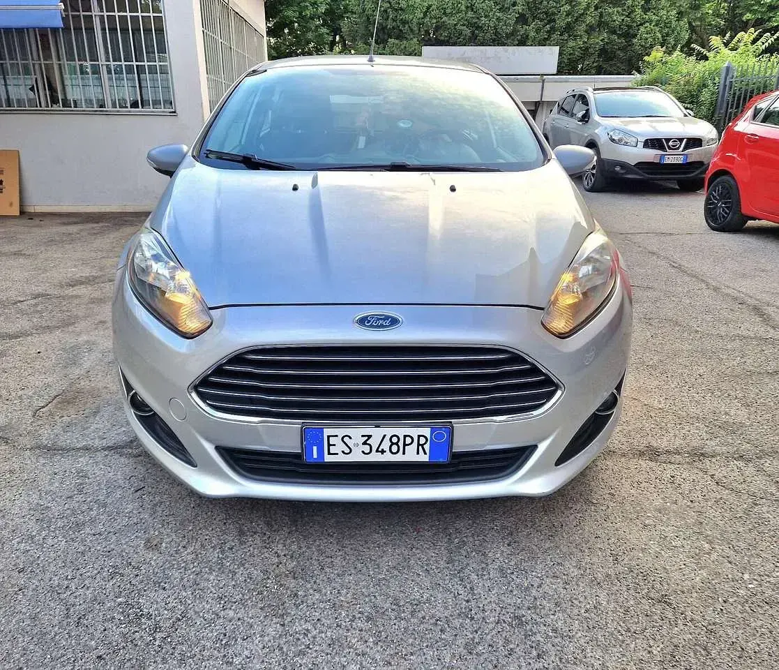 Usata Ford Fiesta Business Edition 80 CV (58 kW) 2013 Grigio Berlina