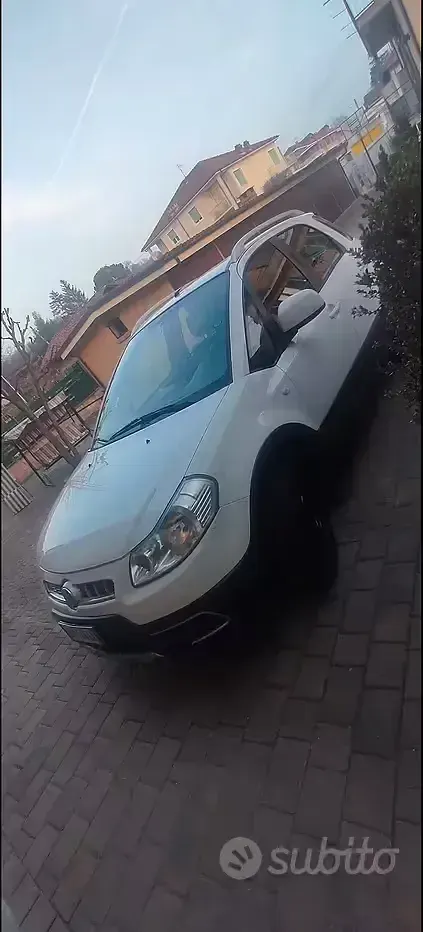 Usata Fiat Sedici 120 CV (88 kW) 2011 Bianco SUV