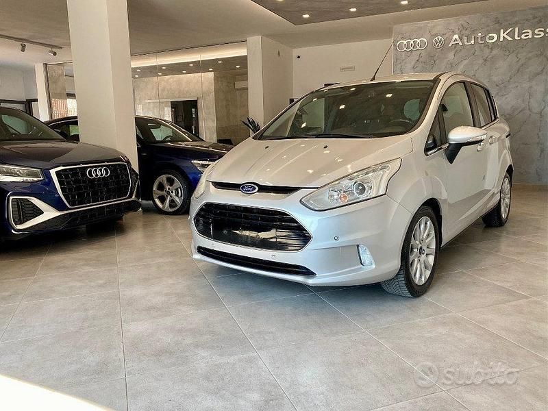 Usata Ford B-MAX Titanium 75 CV (55 kW) 2015 Grigio Monovolume
