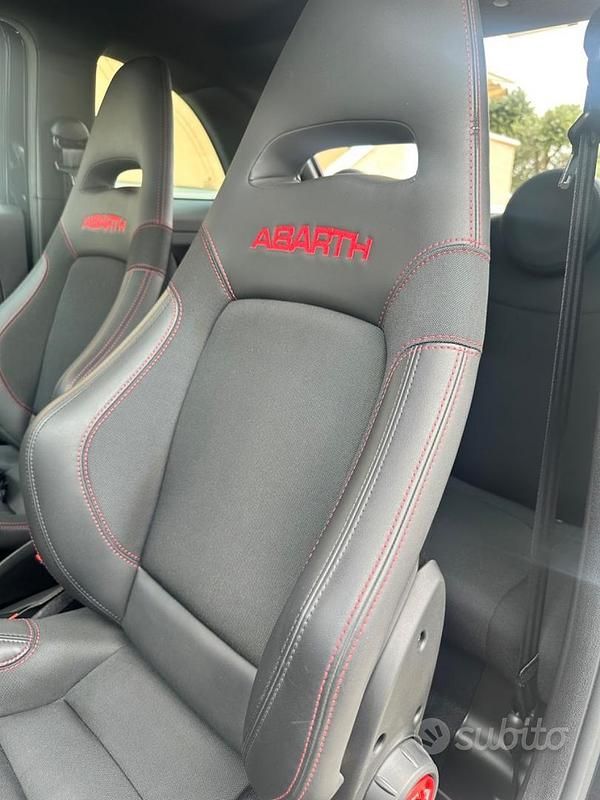 Usata Abarth 695 Competizione 180 CV (132 kW) 2024 Nero Utilitaria