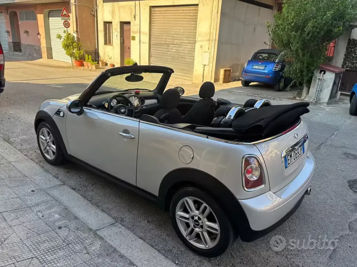 Usata Mini Cooper D Cabriolet 117 CV (86 kW) 2012 Grigio Cabrio