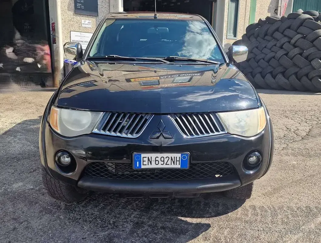 Usata Mitsubishi L200 Intense 136 CV (100 kW) 2008 Nero Pick-up