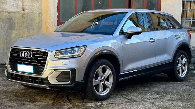 Usata Audi Q2 Sport 150 CV (110 kW) 2017 Argento SUV