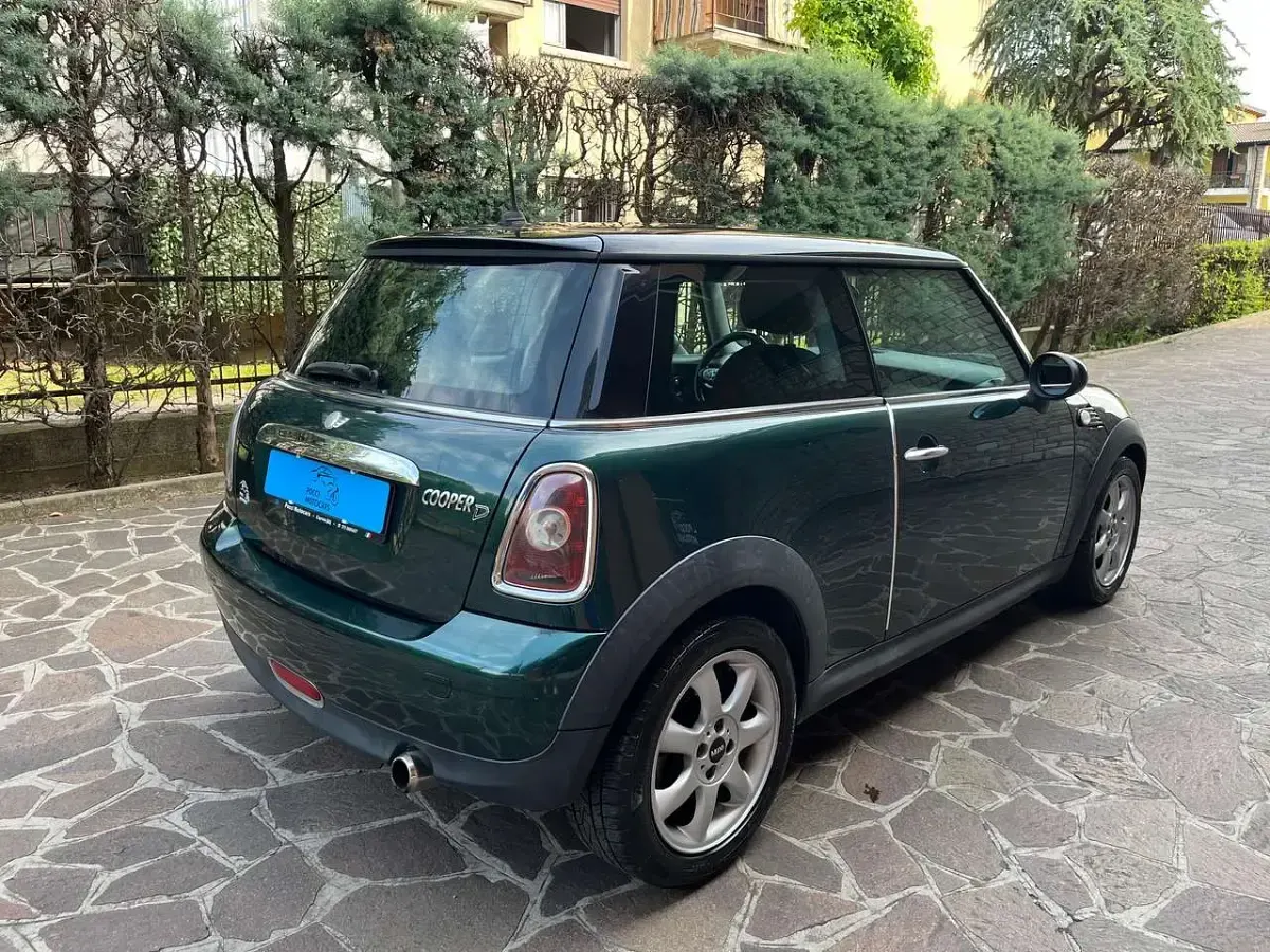 Usata Mini Cooper D 109 CV (80 kW) 2008 Verde Utilitaria