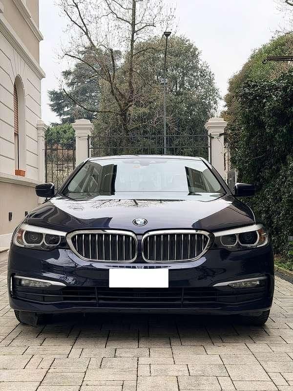 Usata BMW 520 Luxury Line 190 CV (139 kW) 2017 Blu/azzurro Berlina