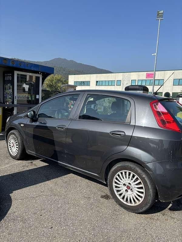 Usata Fiat Grande Punto Dynamic 65 CV (47 kW) 2009 Utilitaria