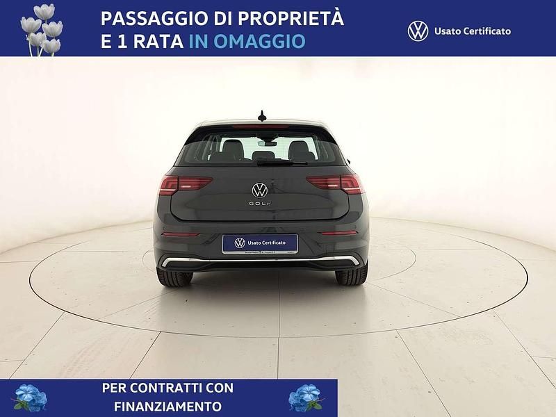 Usata VW Golf VIII Style 150 CV (110 kW) 2025 Dolphin grey metallizzato Berlina