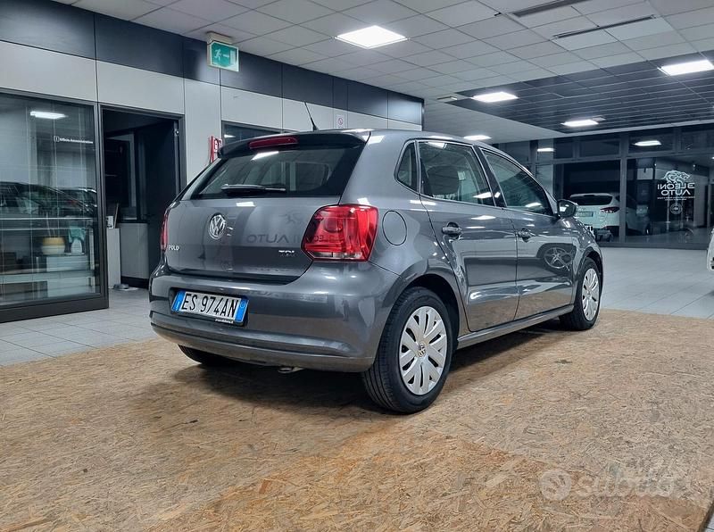 Usata VW Polo Comfortline 75 CV (55 kW) 2013 Grigio Berlina
