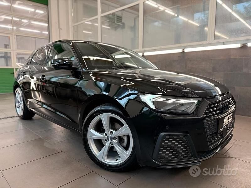 Usado Audi A1 116 CV (85 kW) 2019 Negro SUV