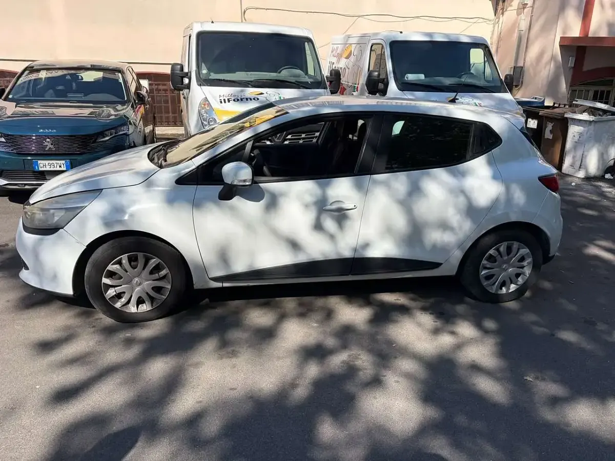 Begagnad Renault Clio IV Luxe 88 HK (64 kW) 2015 Other Sedan