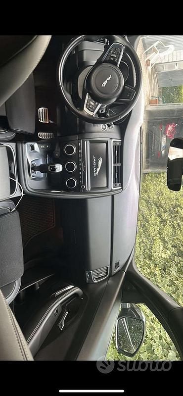 Nero Usata 2020 Jaguar E-Pace SUV | 28.900 € (Molto cara) - Immagine 1/4