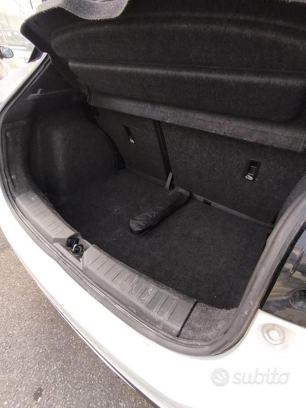 Usata Nissan Micra Tekna 90 CV (66 kW) 2018 Bianco Utilitaria