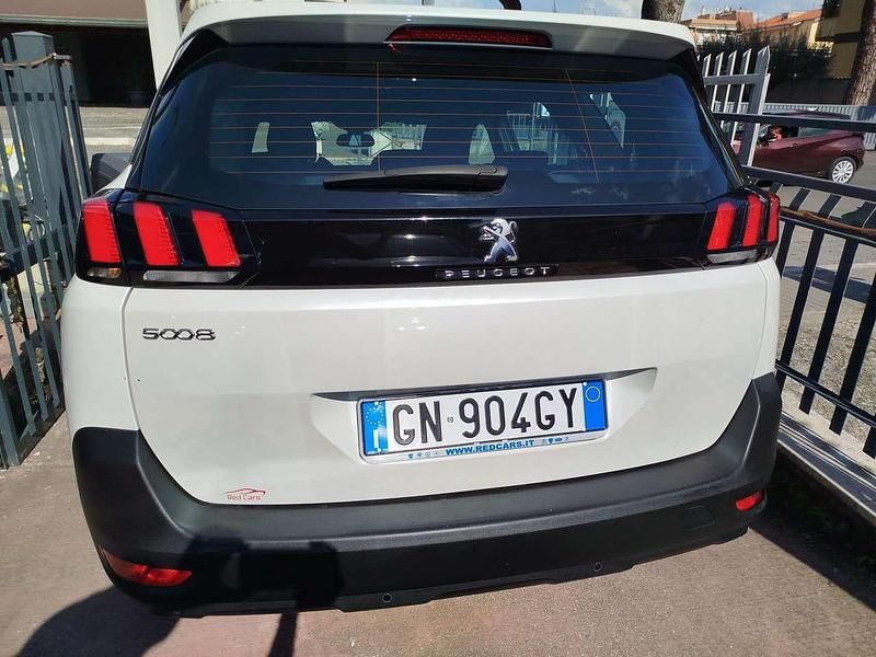 Usata Peugeot 5008 131 CV (96 kW) 2023 Other SUV