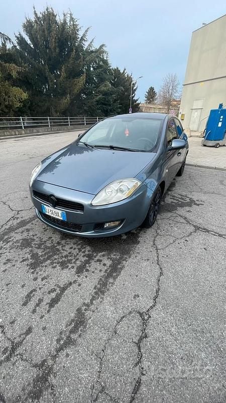 Usata Fiat Bravo Active 120 CV (88 kW) 2007 Blu/azzurro Utilitaria