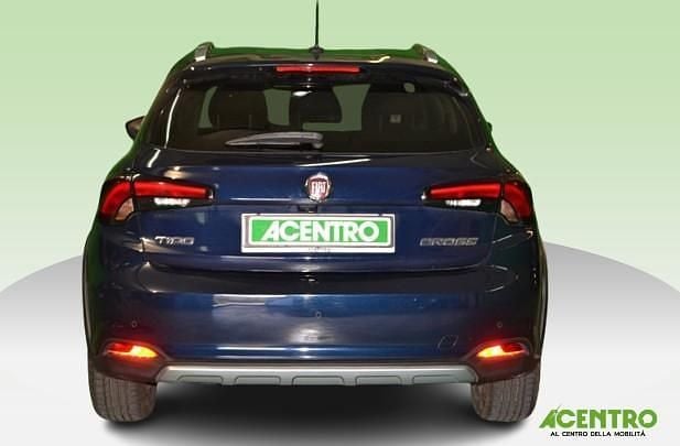 Usata Fiat Tipo Cross 100 CV (73 kW) 2021 Blu Berlina
