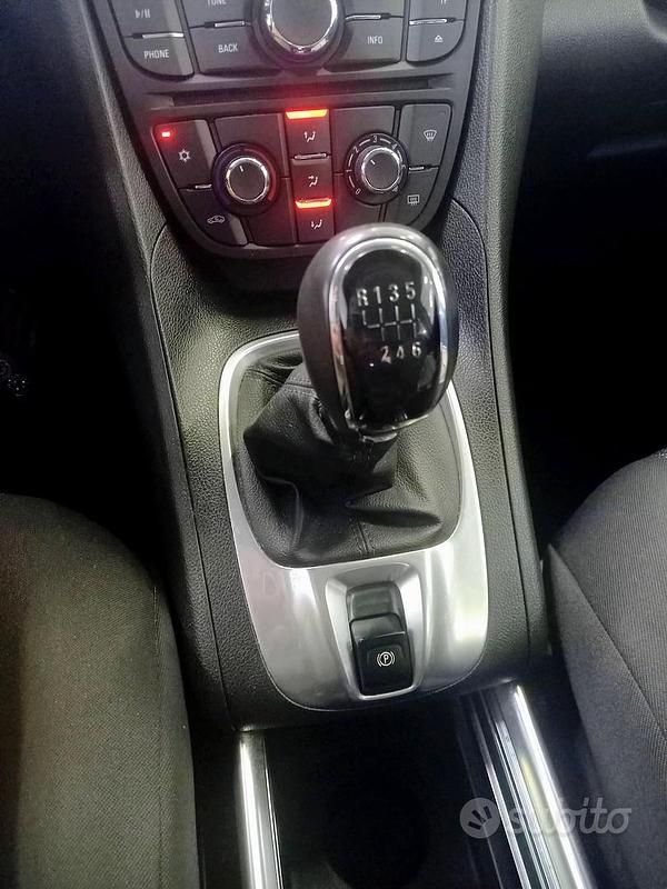 Usata Opel Meriva 136 CV (100 kW) 2015 Marrone Monovolume