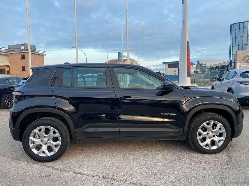 Usata Jeep Avenger Altitude 101 CV (74 kW) 2024 Nero SUV