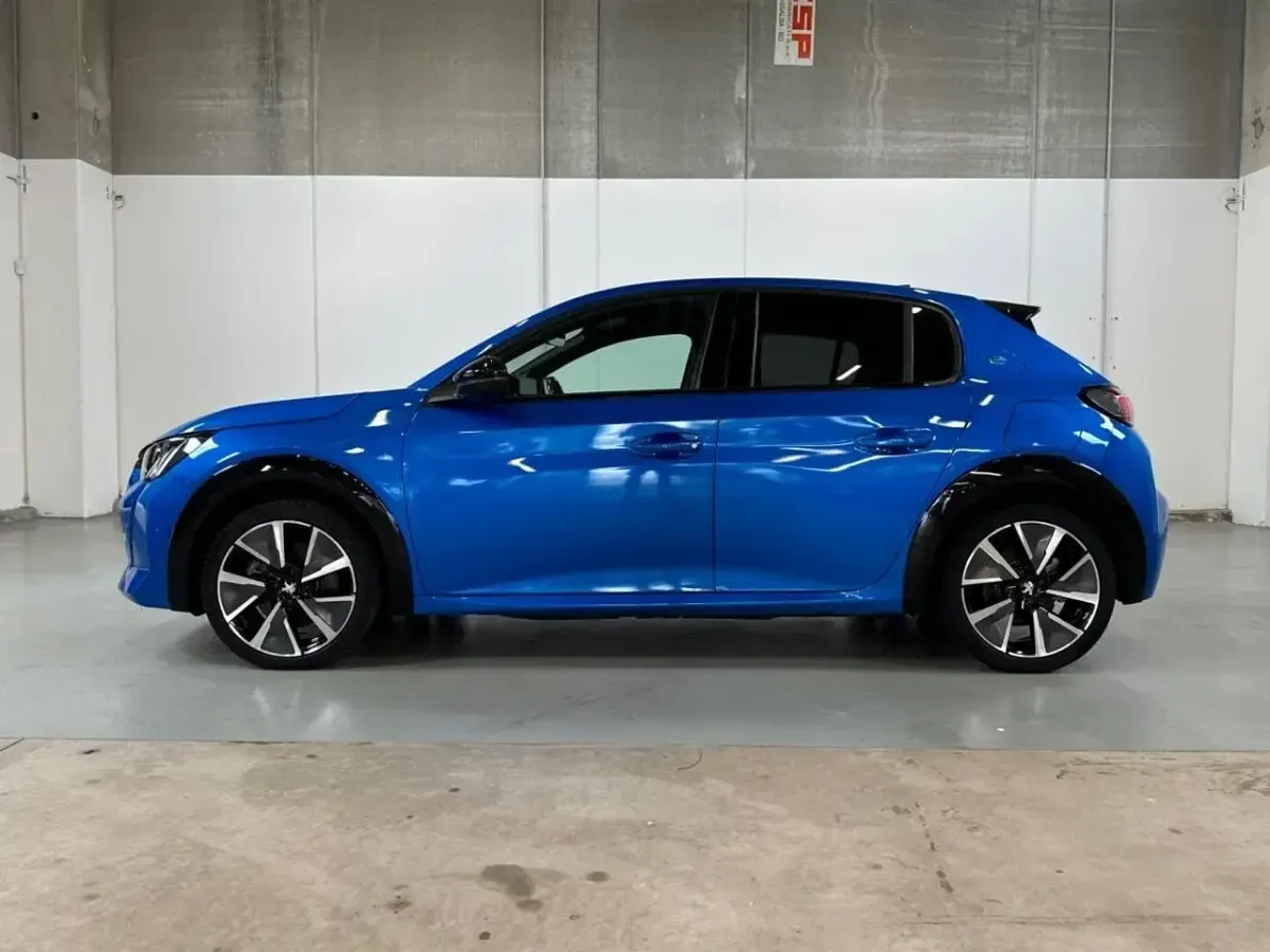 Second-hand Peugeot e-208 GT-line 100 kW (136 CP) 2020 Albastru Hatchback