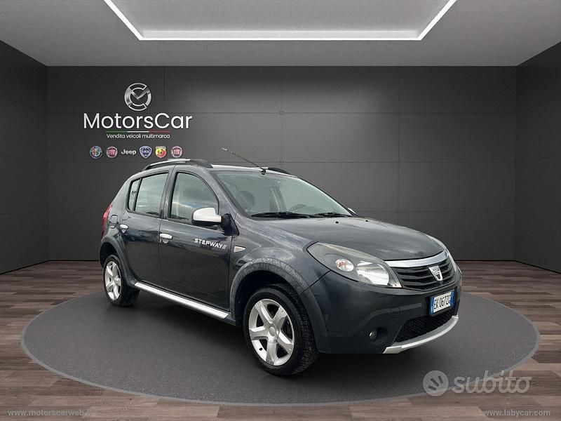 Usata Dacia Sandero Stepway 90 CV (66 kW) 2011 Grigio Utilitaria