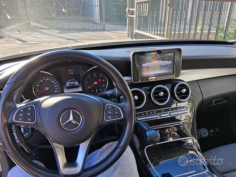 Usata Mercedes C200 184 CV (135 kW) 2018 Nero Station wagon