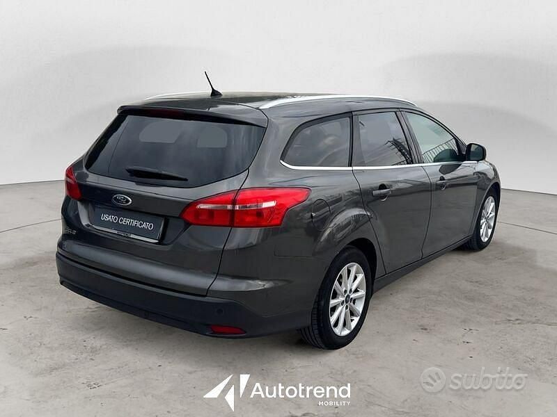 Usata Ford Focus Titanium 120 CV (88 kW) 2016 Grigio Station wagon