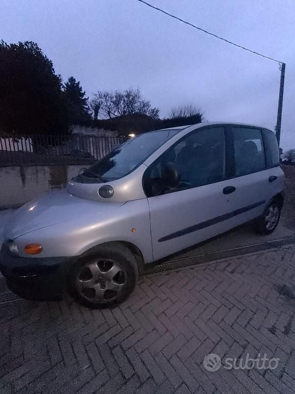 Usata Fiat Multipla 2002 Grigio Monovolume