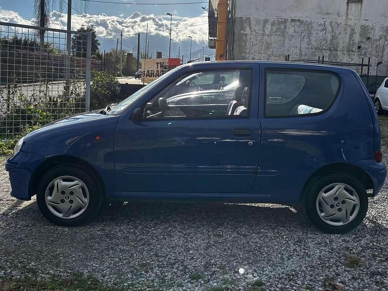 Usata Fiat 600 45 CV (33 kW) 2004 Blu/azzurro Utilitaria