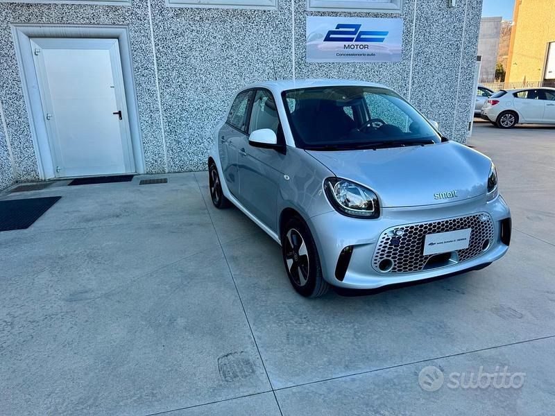 Usata Smart ForFour Electric Drive Passion 41 kW (56 CV) 2021 Grigio Berlina