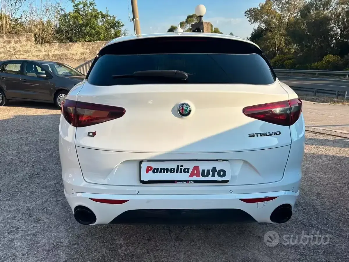 Usata Alfa Romeo Stelvio Veloce 210 CV (154 kW) 2021 Bianco SUV