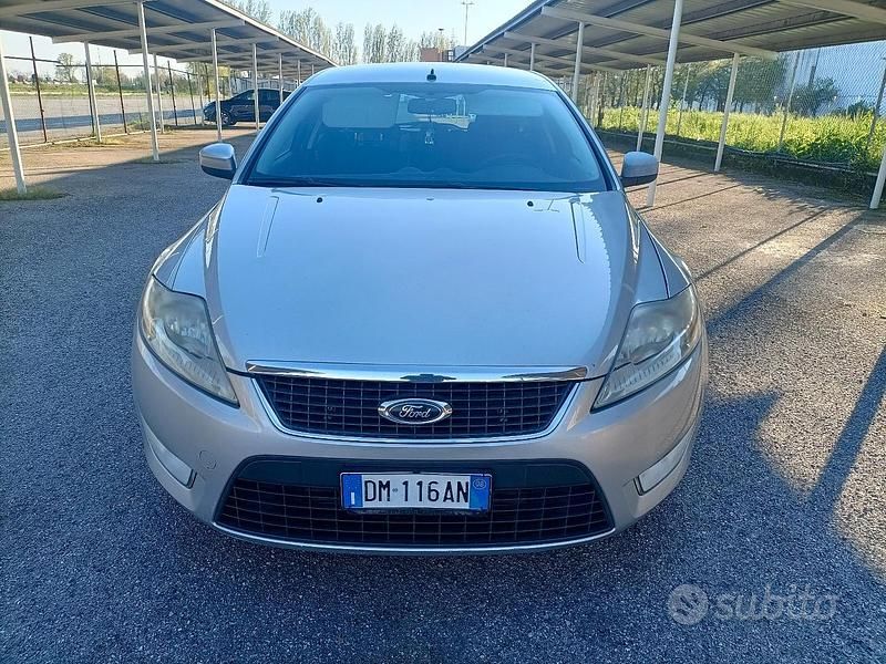Begagnad Ford Mondeo 2008 Grå Kombi