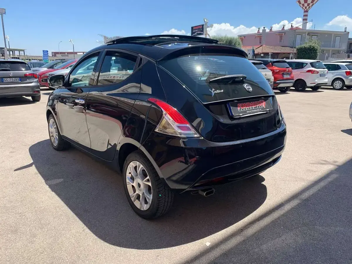 Usata Lancia Ypsilon S 95 CV (69 kW) 2016 Nero Utilitaria