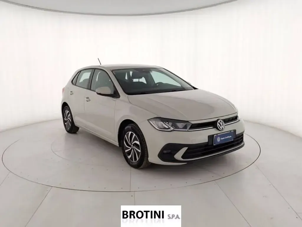 Usata VW Polo Life 95 CV (69 kW) 2023 Grigio Utilitaria