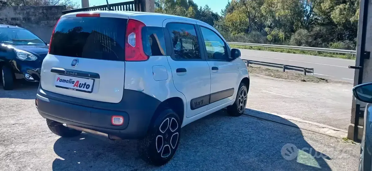 Usata Fiat Panda 4x4 Pop 84 CV (61 kW) 2021 Bianco Utilitaria