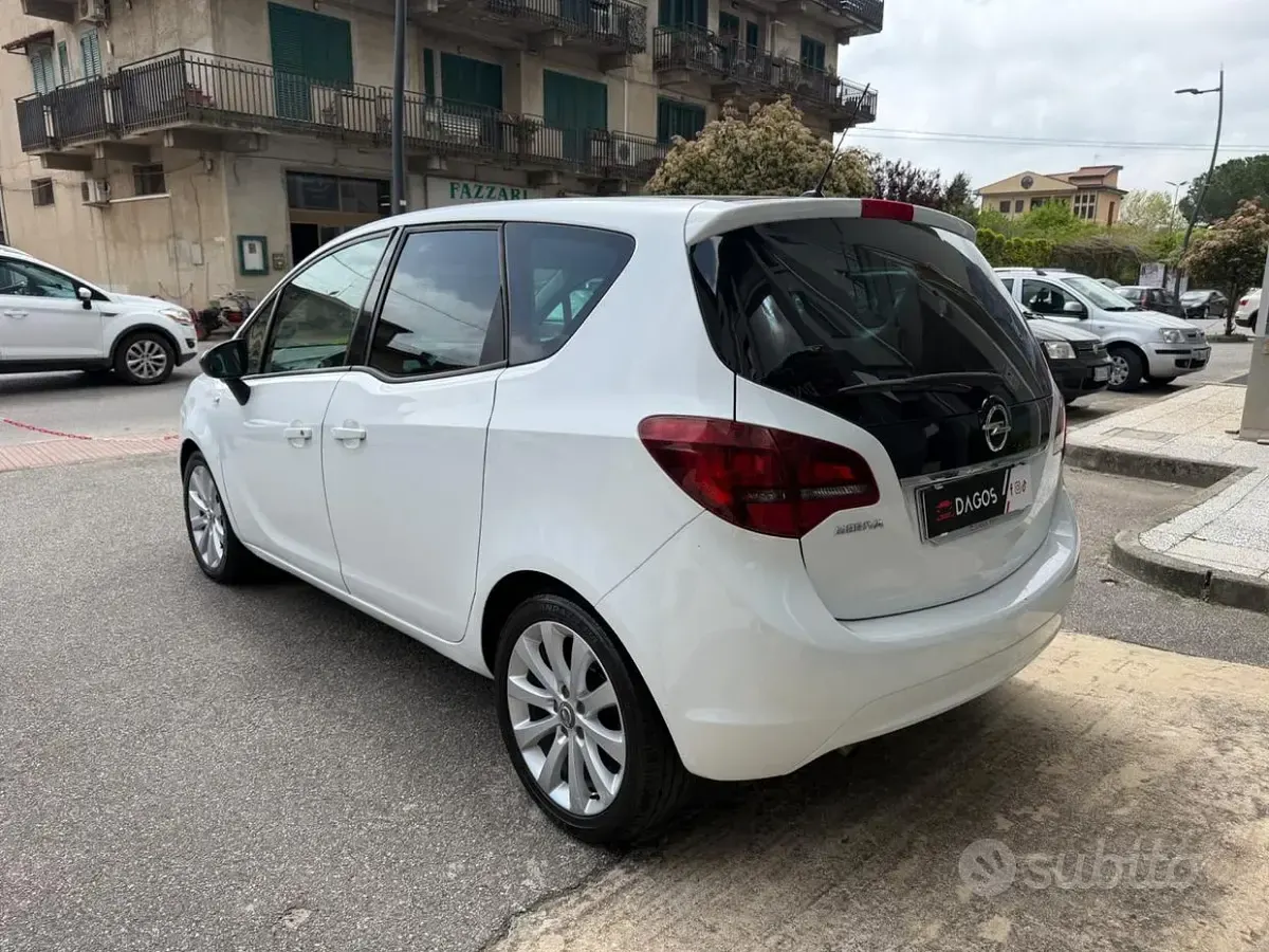 Usata Opel Meriva 120 CV (88 kW) 2013 Bianco Monovolume