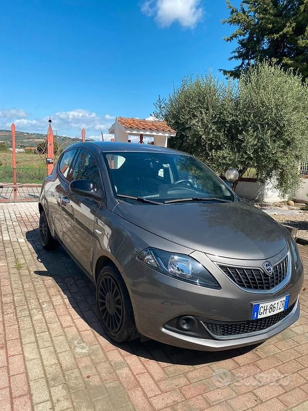 Usata Lancia Ypsilon 69 CV (50 kW) 2022 Utilitaria