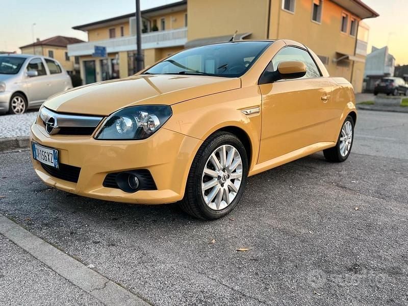 Usata Opel Tigra 69 CV (50 kW) 2005 Giallo Cabrio