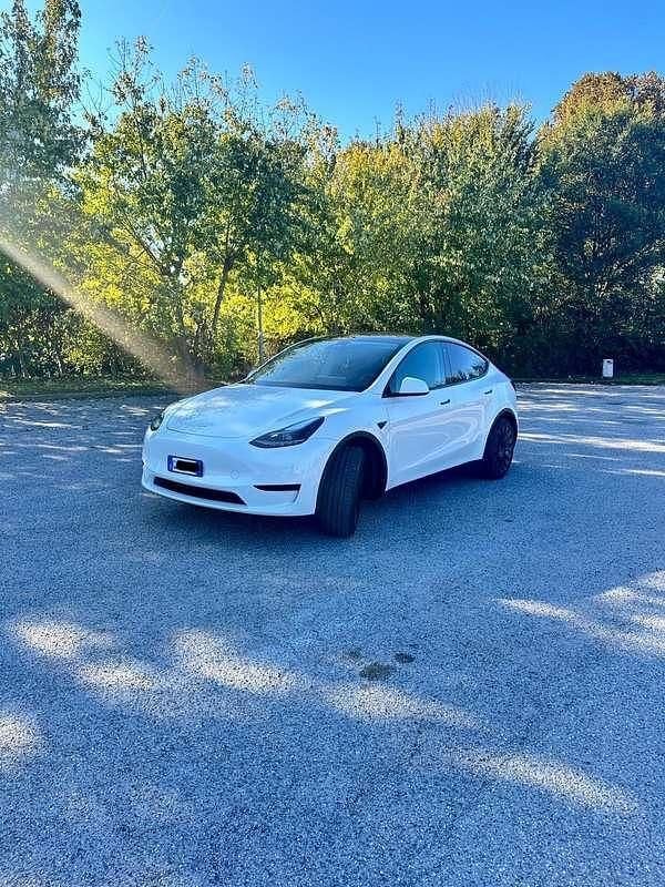 Bianco Usata 2023 Tesla Model Y RWD SUV | 32.500 € (Ottimo prezzo) - Immagine 1/4